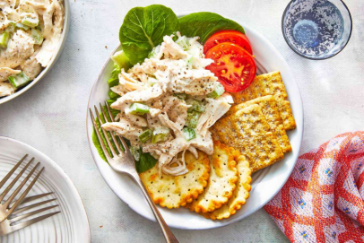 Chicken salad: Món salad đặc biệt thơm ngon mà bạn không nên bỏ qua